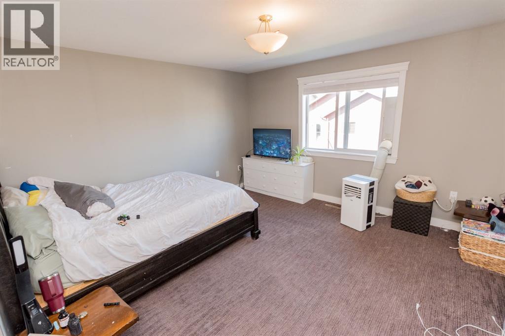 Photo 4 of 11338 105 Avenue, Grande Prairie AB