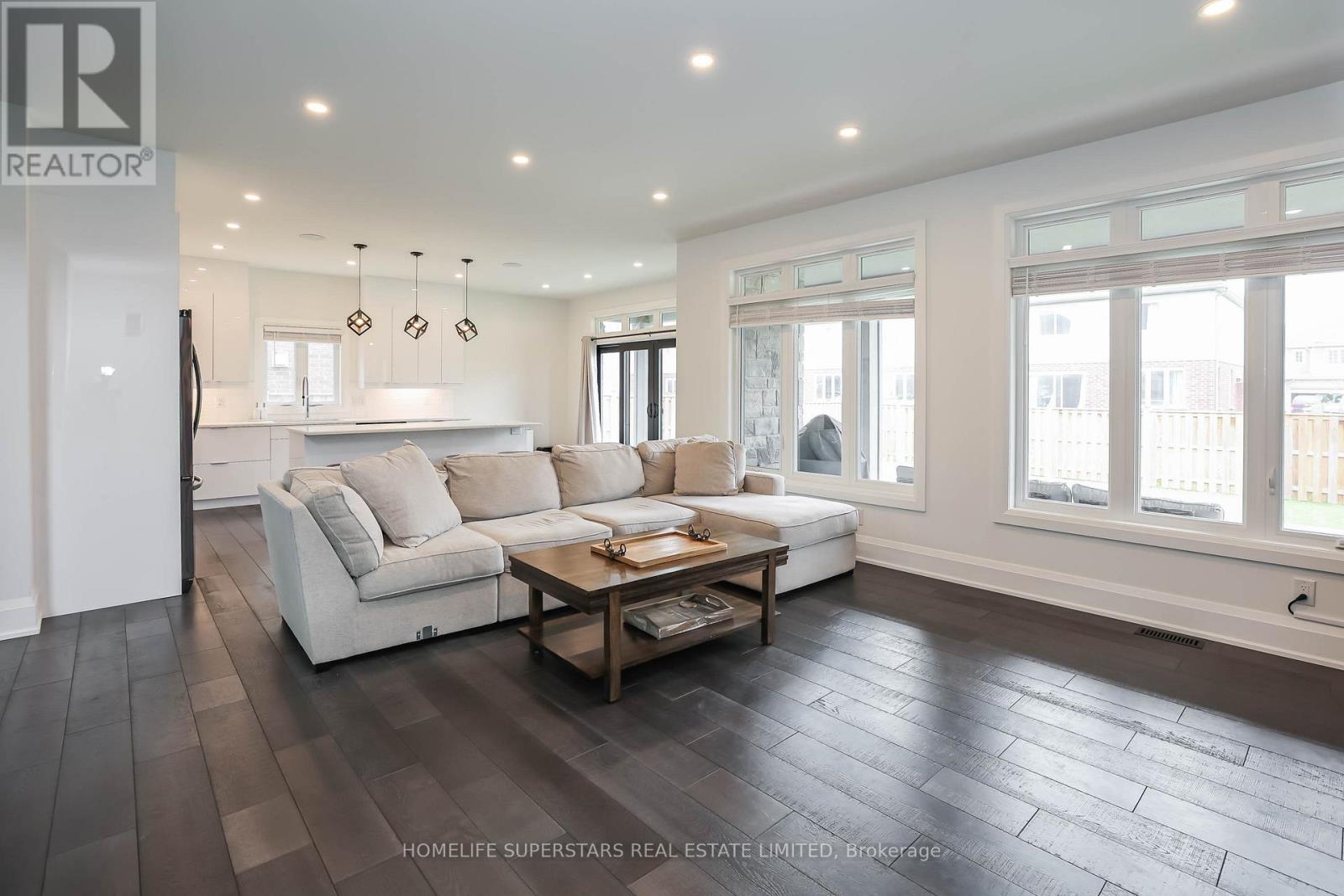 Photo 46 of 7641 Drummond Road, Niagara Falls ON