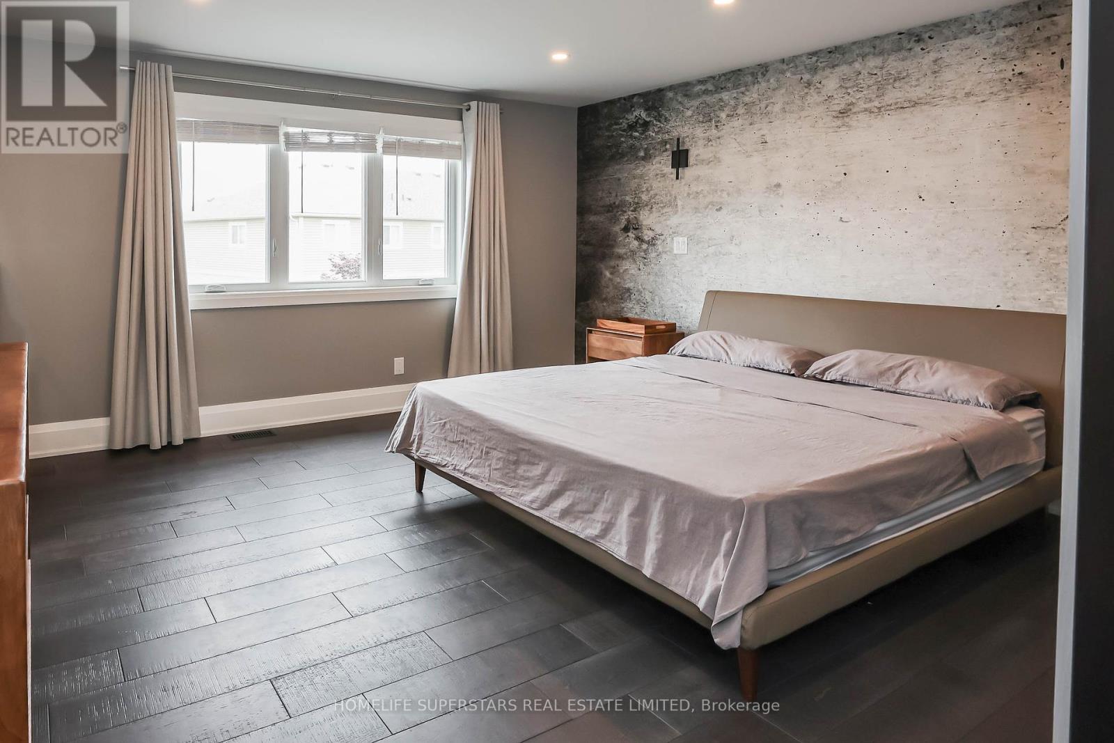 Photo 32 of 7641 Drummond Road, Niagara Falls ON
