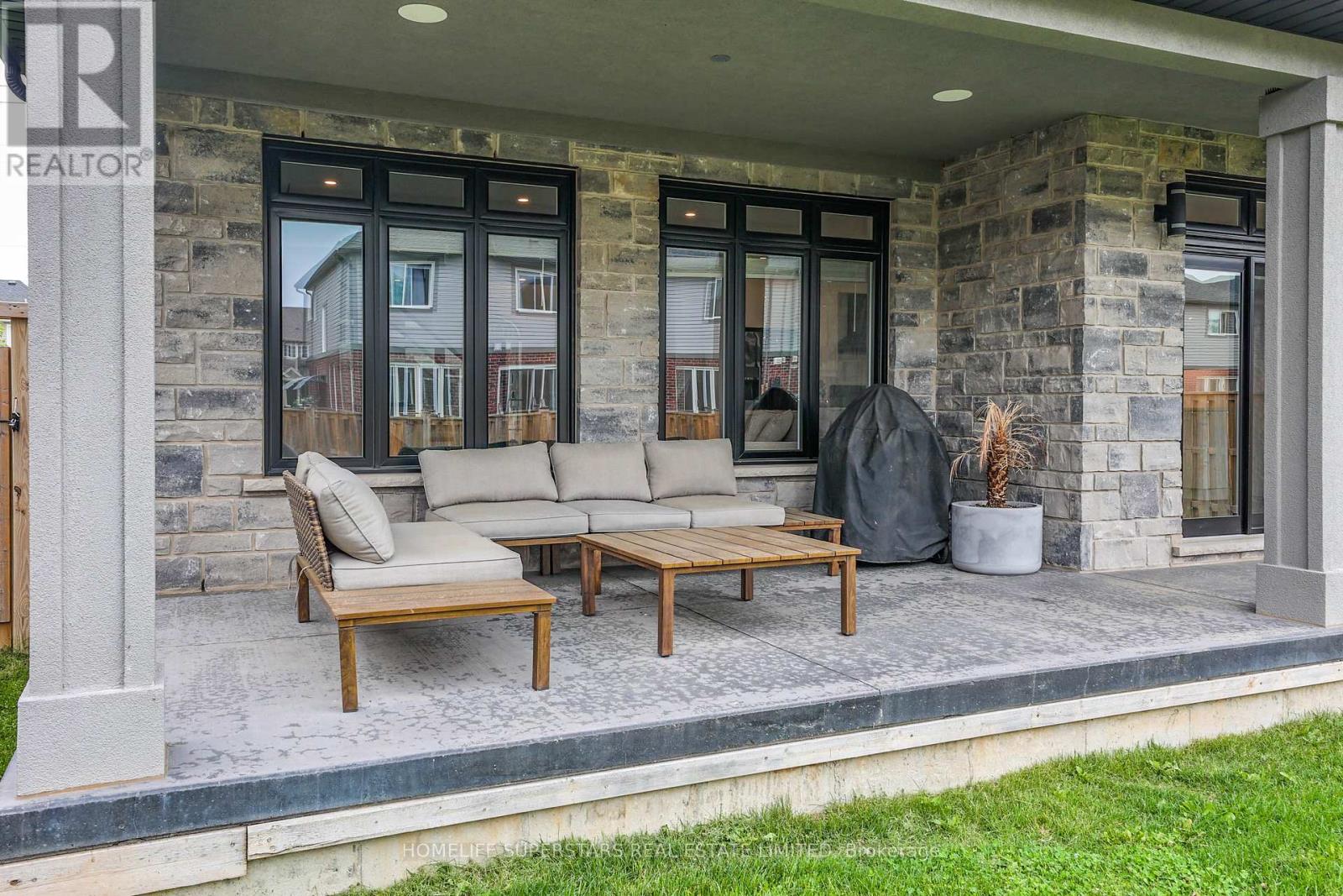Photo 21 of 7641 Drummond Road, Niagara Falls ON