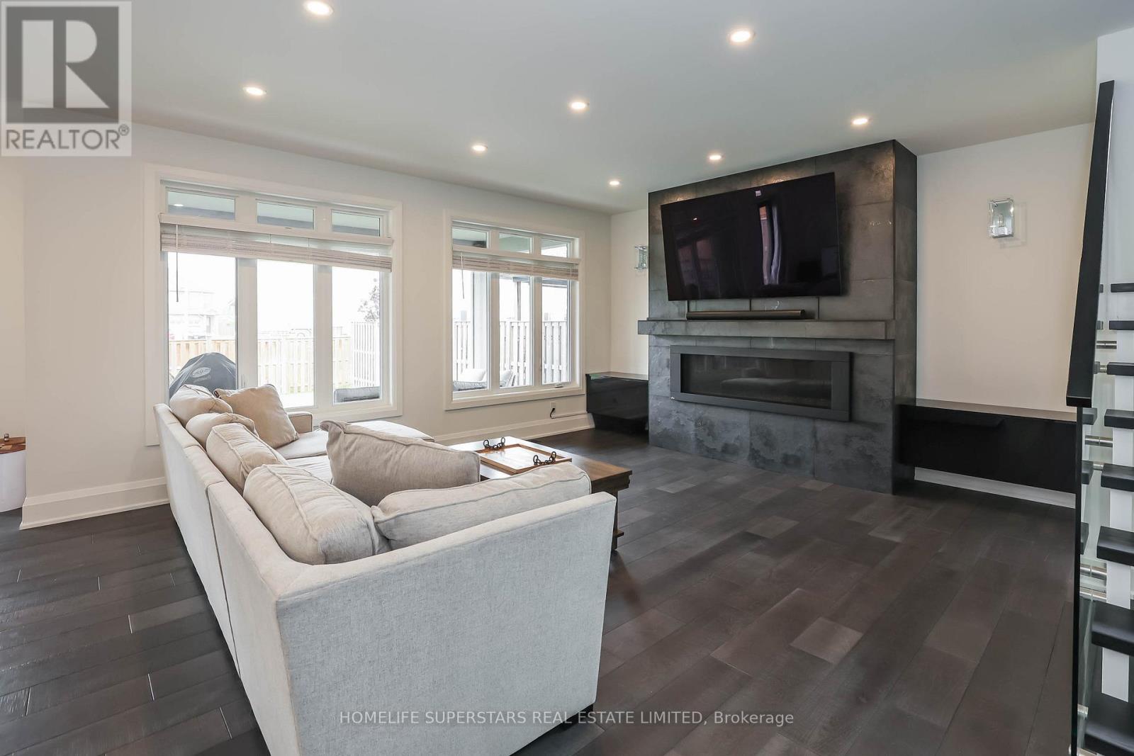 Photo 44 of 7641 Drummond Road, Niagara Falls ON