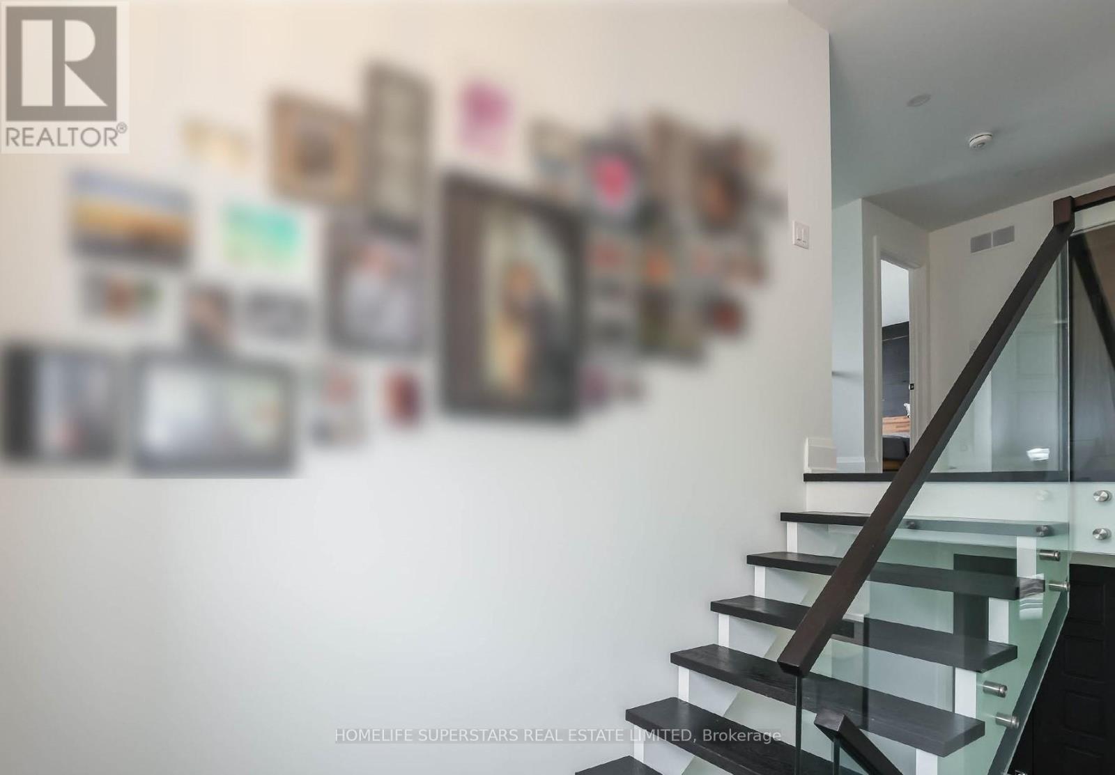 Photo 1 of 7641 Drummond Road, Niagara Falls ON