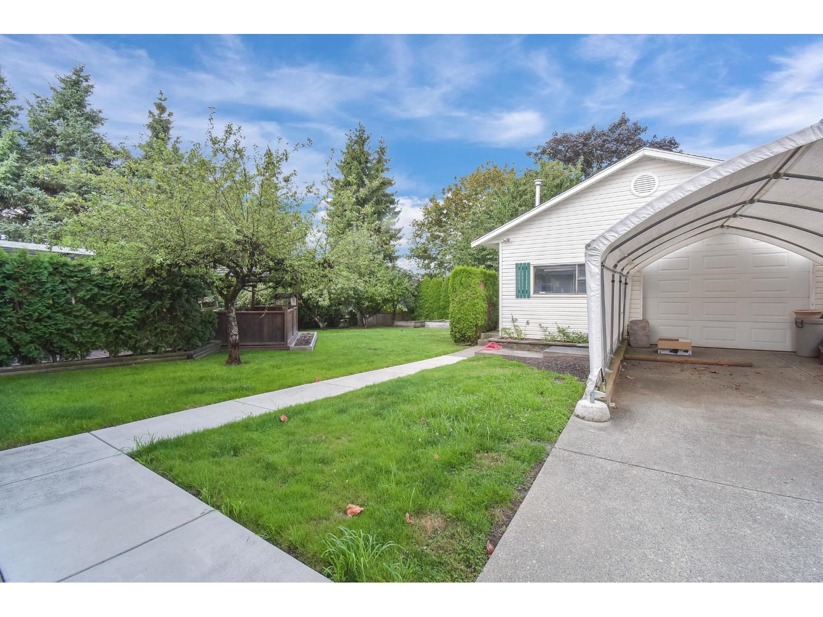 Photo 6 of 5533 183 A Street, Surrey BC