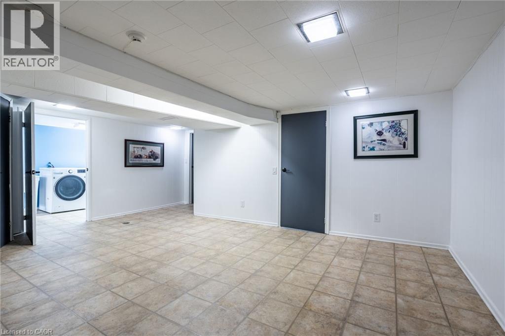 Photo 37 of 60 Inverness Avenue W, Hamilton ON