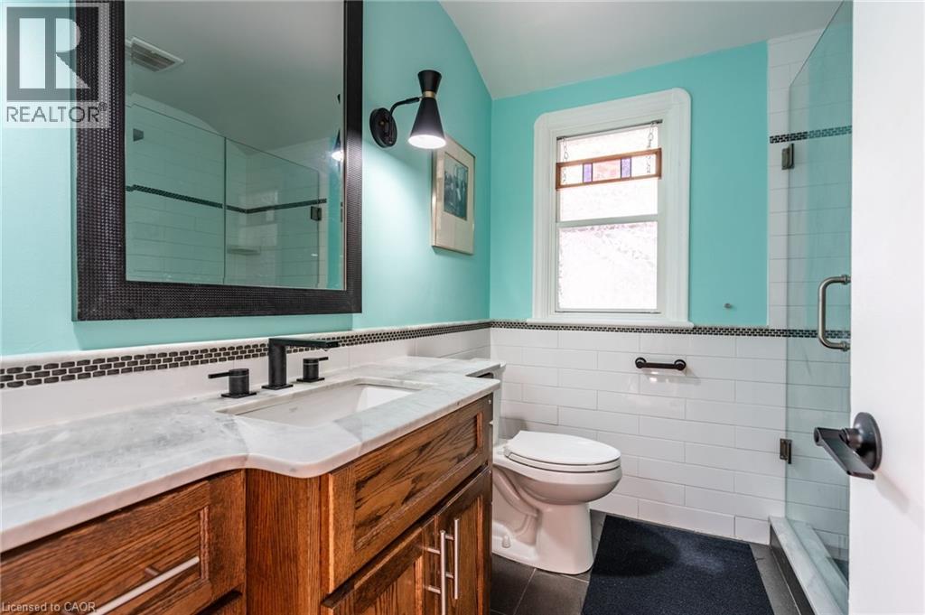 Photo 38 of 60 Inverness Avenue W, Hamilton ON