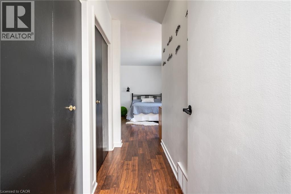 Photo 21 of 60 Inverness Avenue W, Hamilton ON