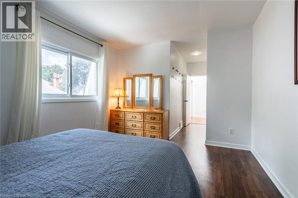Photo 48 of 60 Inverness Avenue W, Hamilton ON