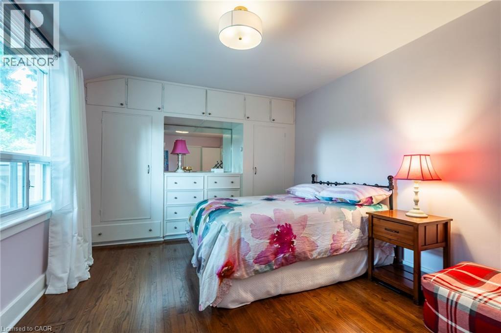 Photo 20 of 60 Inverness Avenue W, Hamilton ON