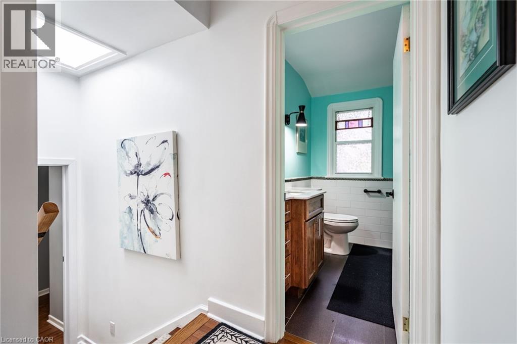Photo 50 of 60 Inverness Avenue W, Hamilton ON
