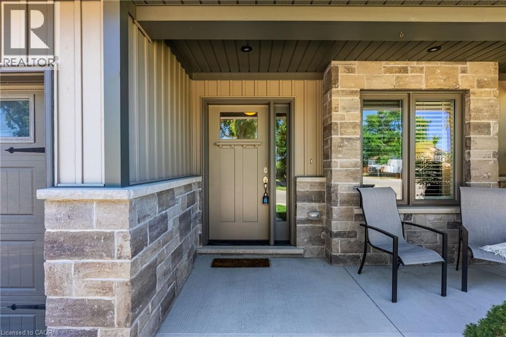 Photo 23 of 9 Richard Crescent, Smithville ON