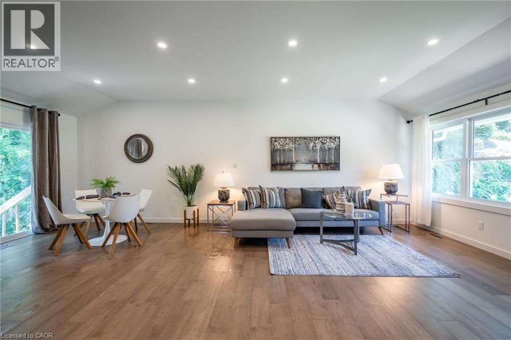 Photo 10 of 70 Flamboro Street, Waterdown ON