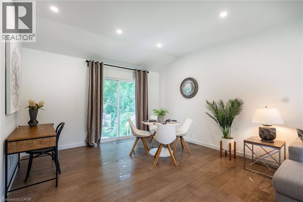 Photo 28 of 70 Flamboro Street, Waterdown ON