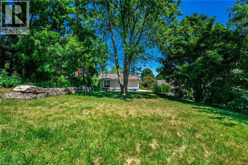 Photo 20 of 70 Flamboro Street, Waterdown ON