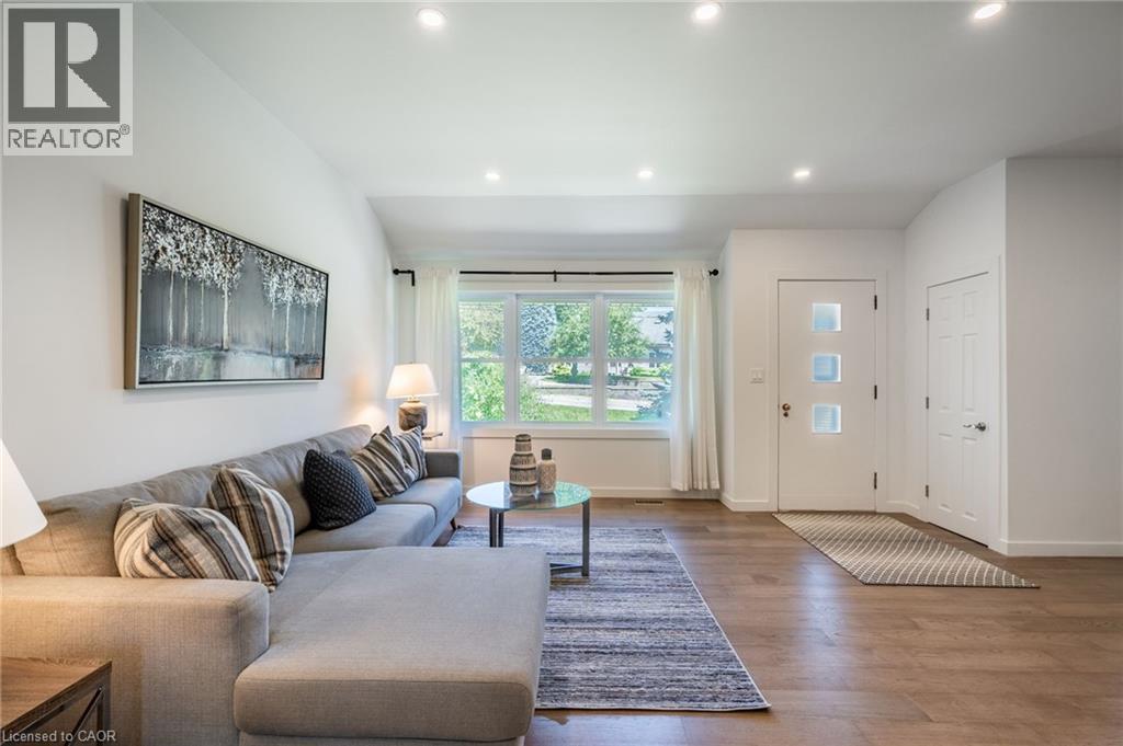 Photo 37 of 70 Flamboro Street, Waterdown ON