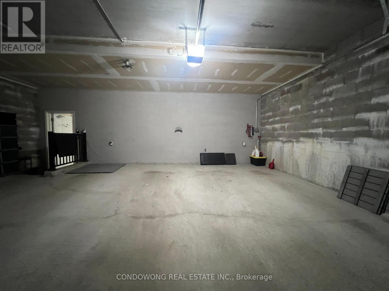 Photo 4 of 48 Lord Durham Road, Markham ON