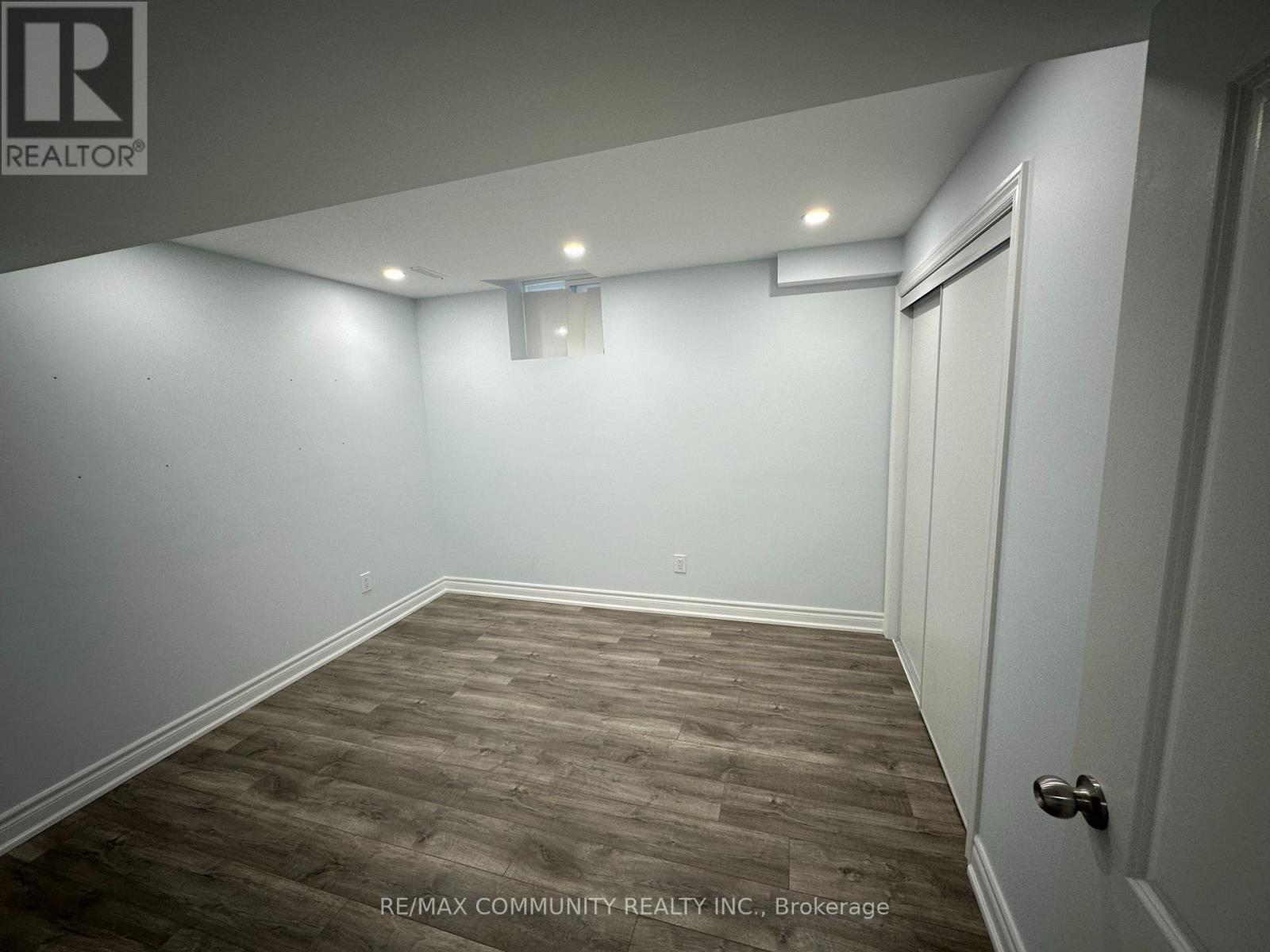 Photo 12 of Basement 941 Greenhill Avenue, Oshawa ON