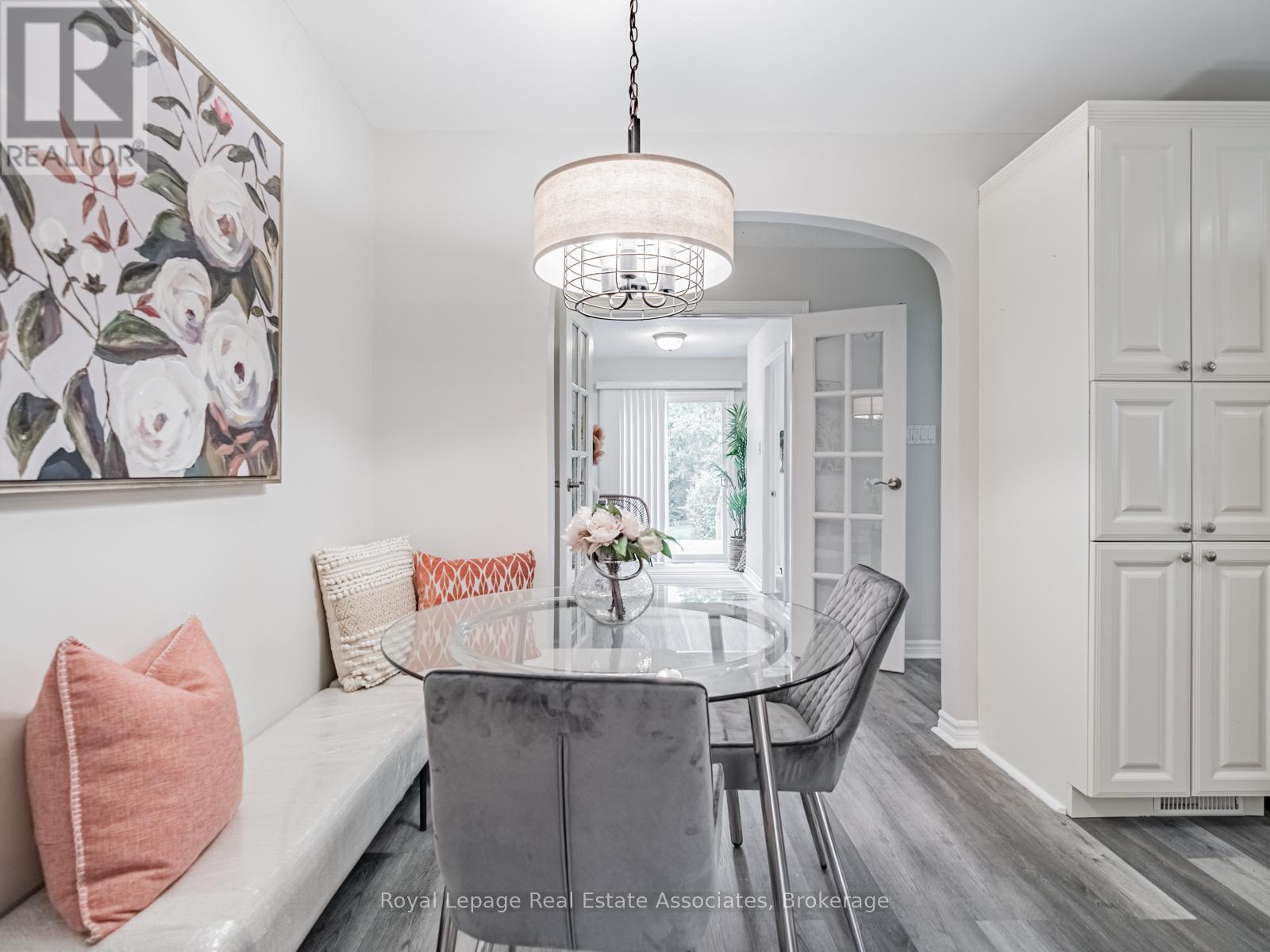 Photo 19 of 1094 Eastmount Avenue, Mississauga ON