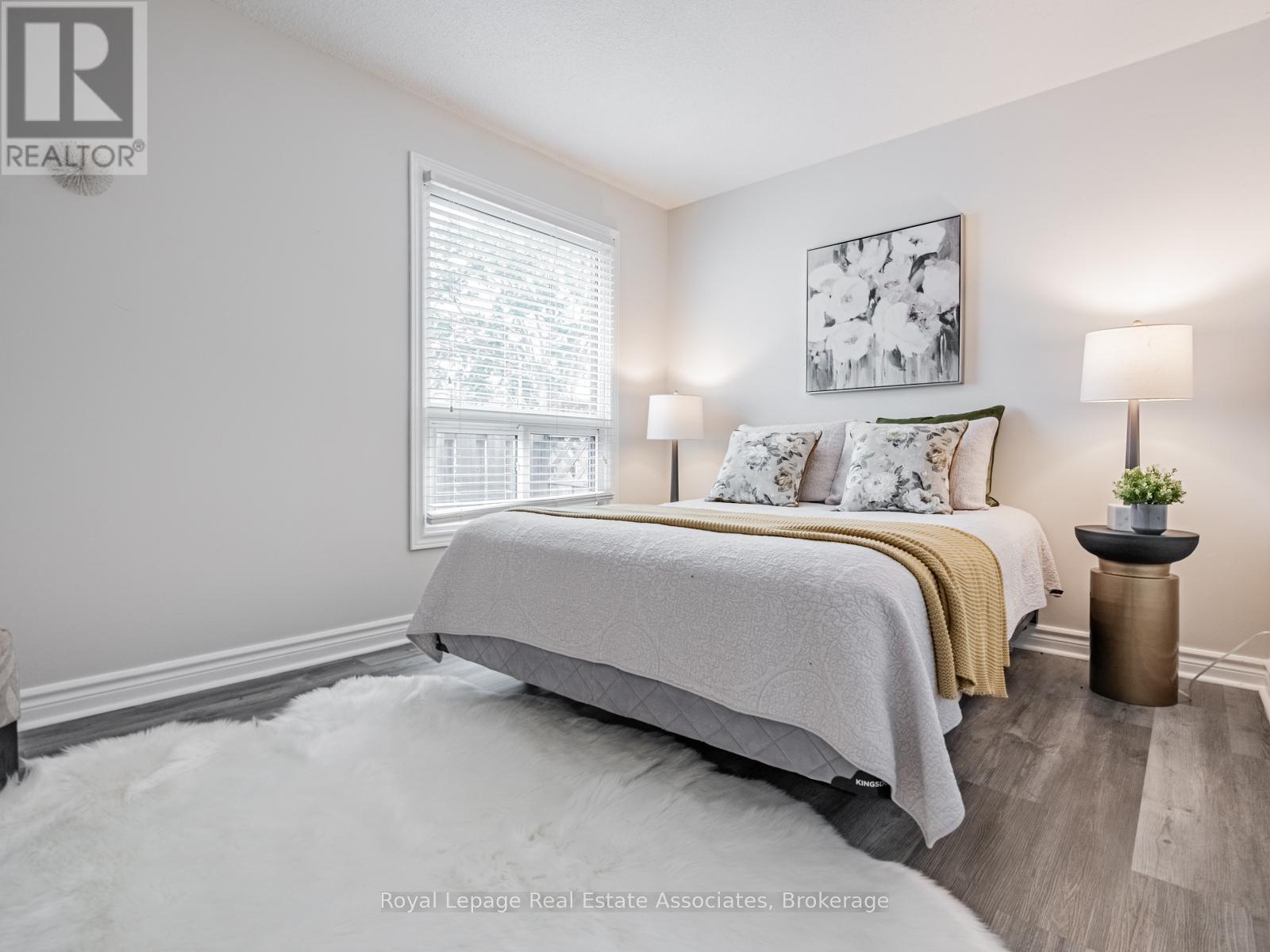 Photo 11 of 1094 Eastmount Avenue, Mississauga ON