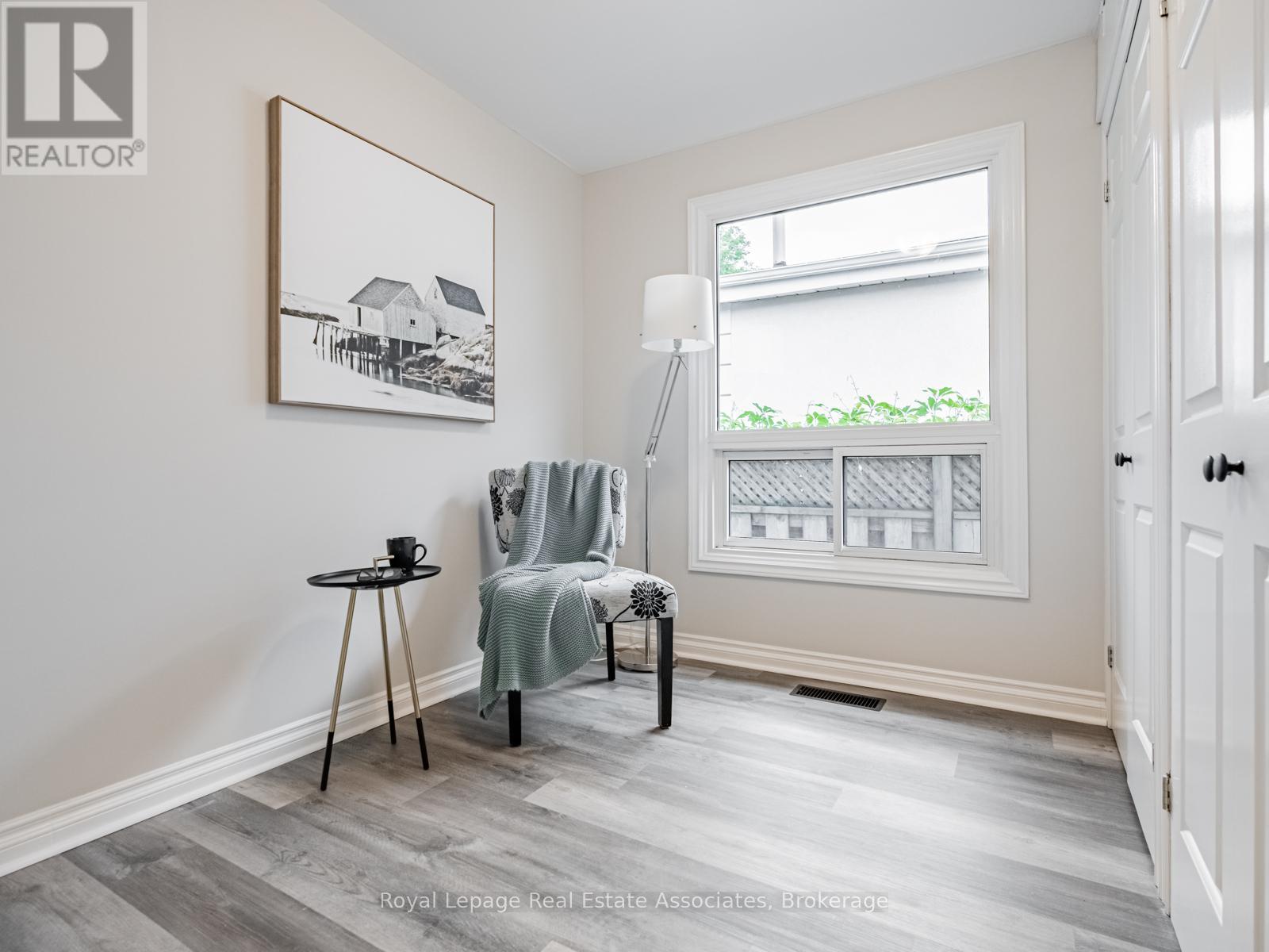 Photo 23 of 1094 Eastmount Avenue, Mississauga ON