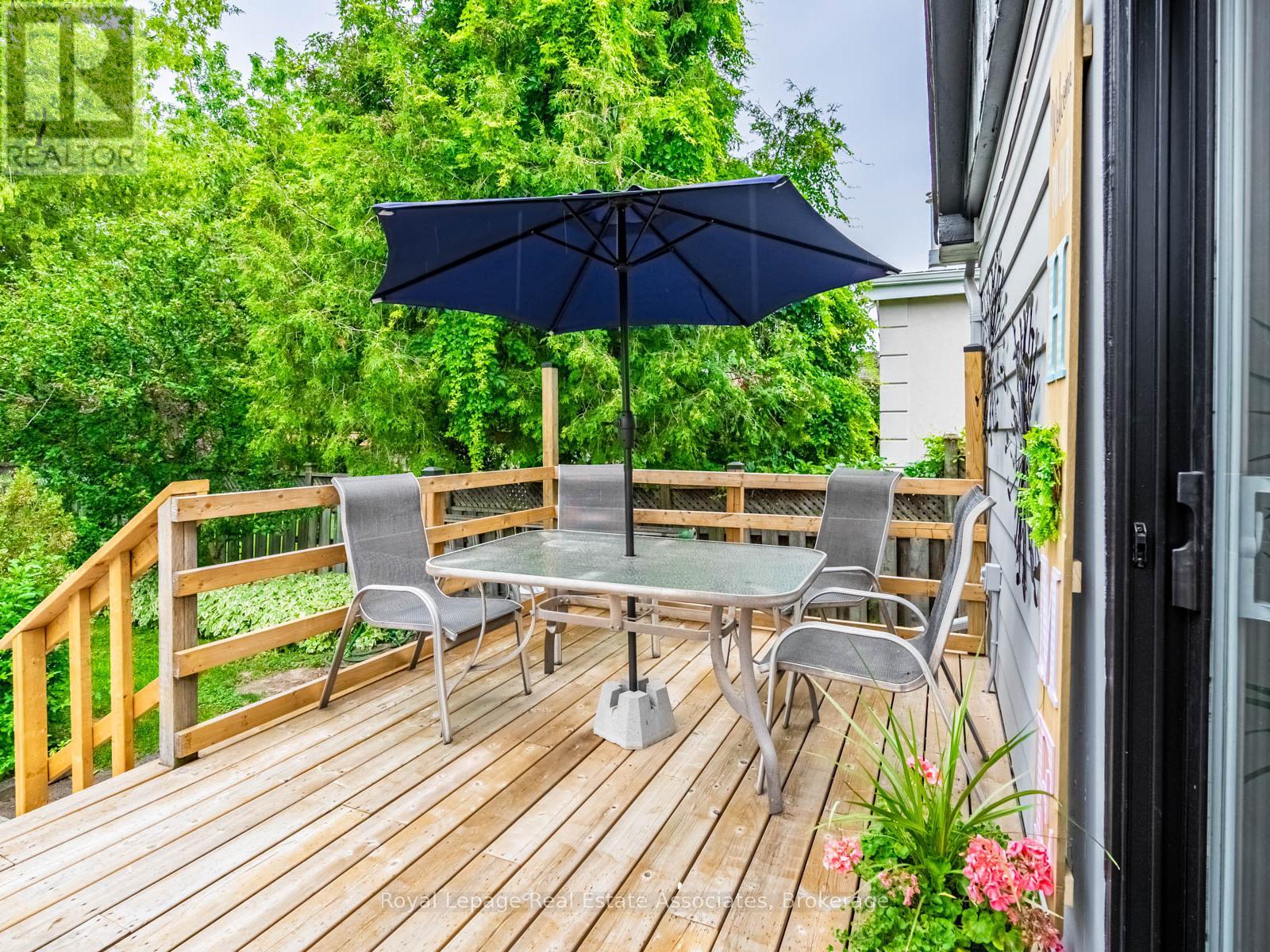 Photo 1 of 1094 Eastmount Avenue, Mississauga ON