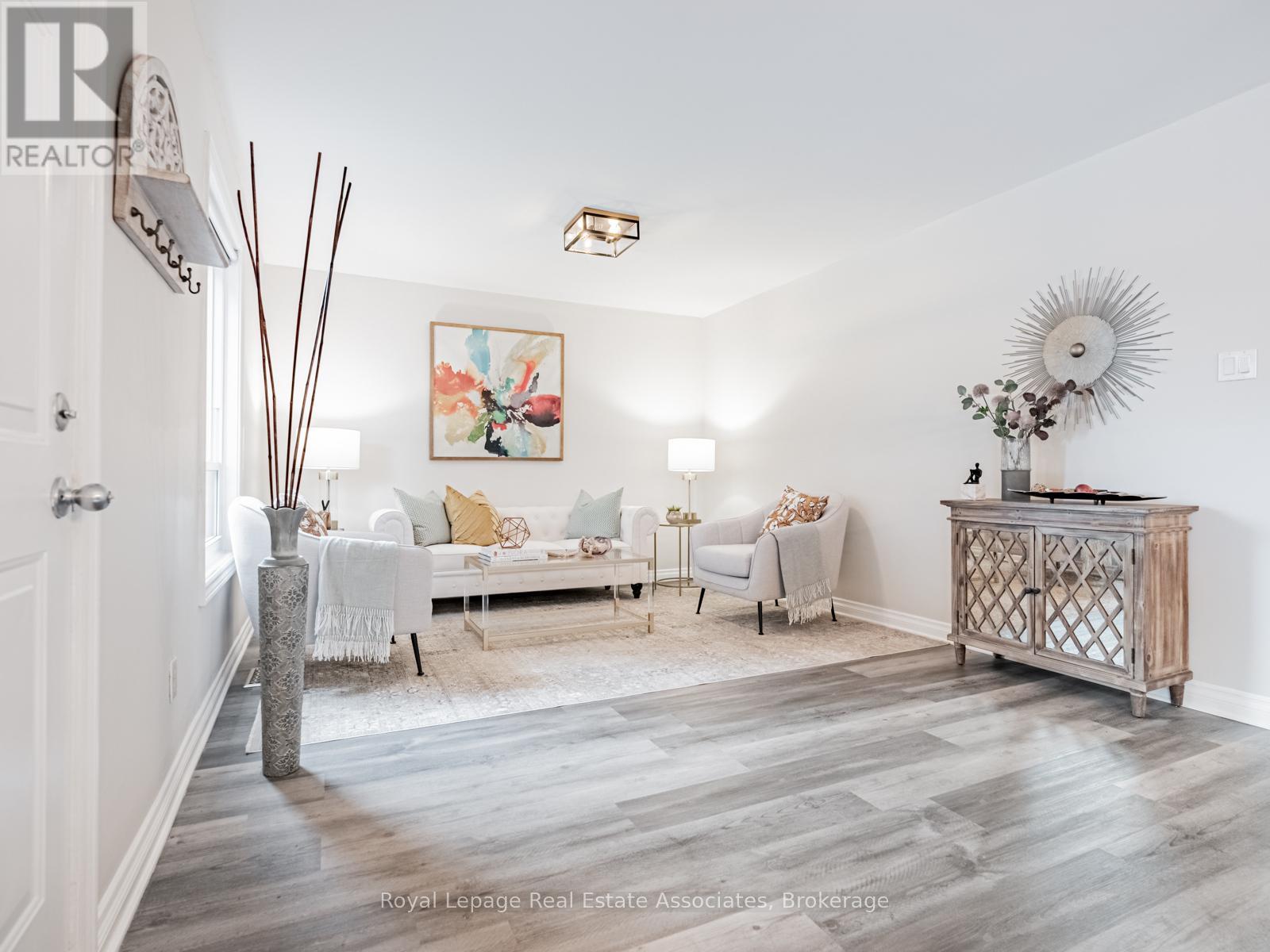 Photo 12 of 1094 Eastmount Avenue, Mississauga ON