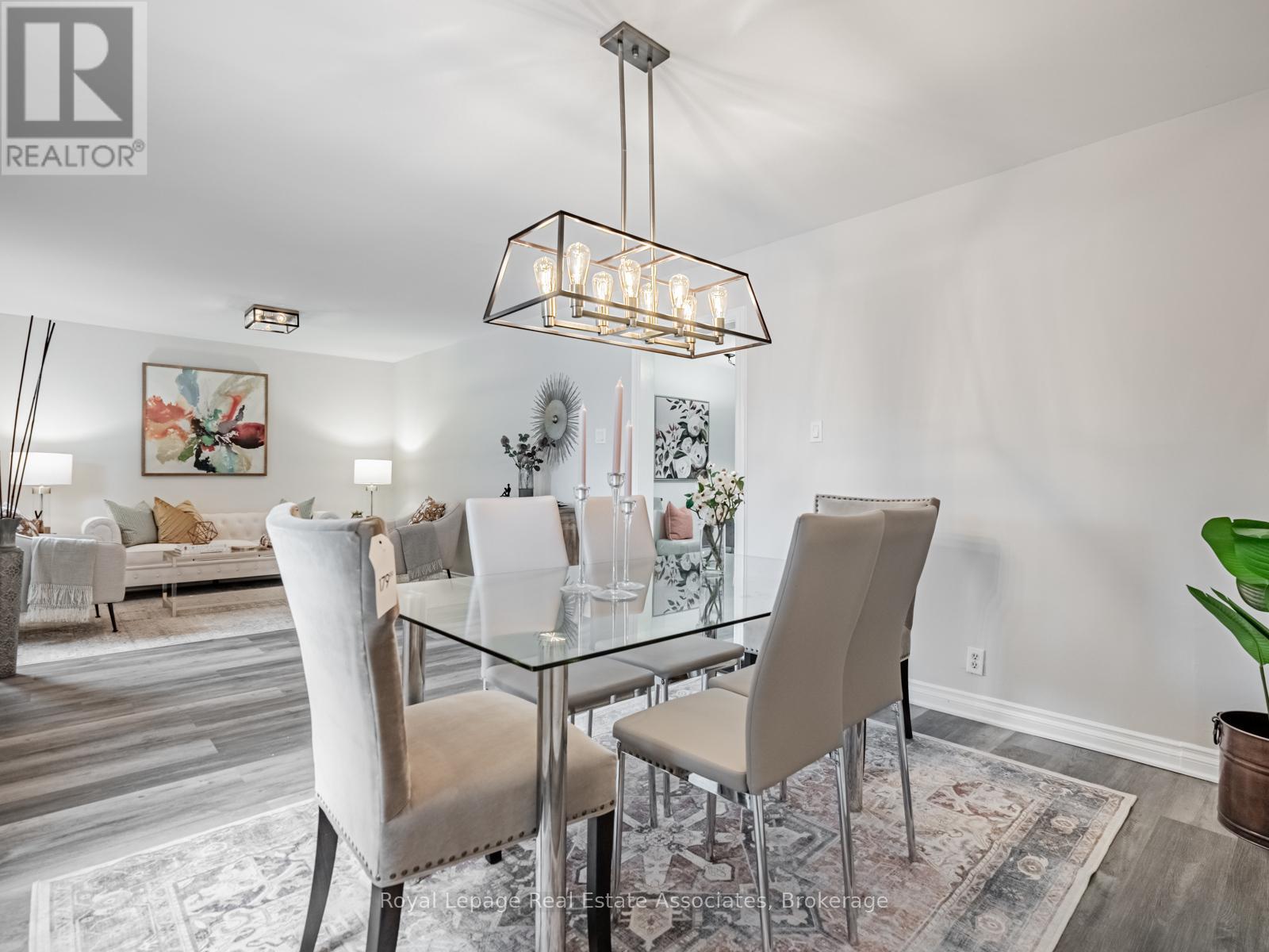 Photo 7 of 1094 Eastmount Avenue, Mississauga ON