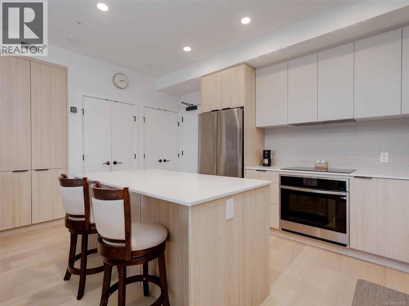 Photo 6 of 307 3564 A Ryder Hesjedal Way, Colwood BC