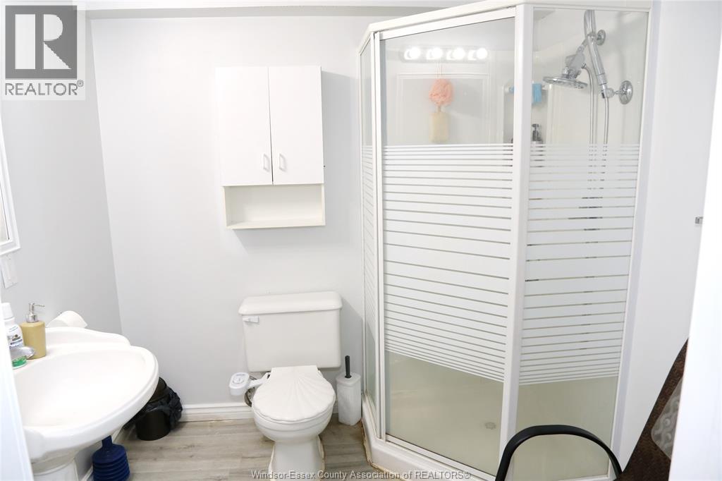 Photo 17 of 137 Rivervilla Court, Lasalle ON