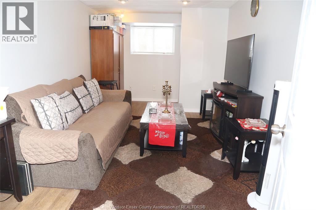Photo 18 of 137 Rivervilla Court, Lasalle ON