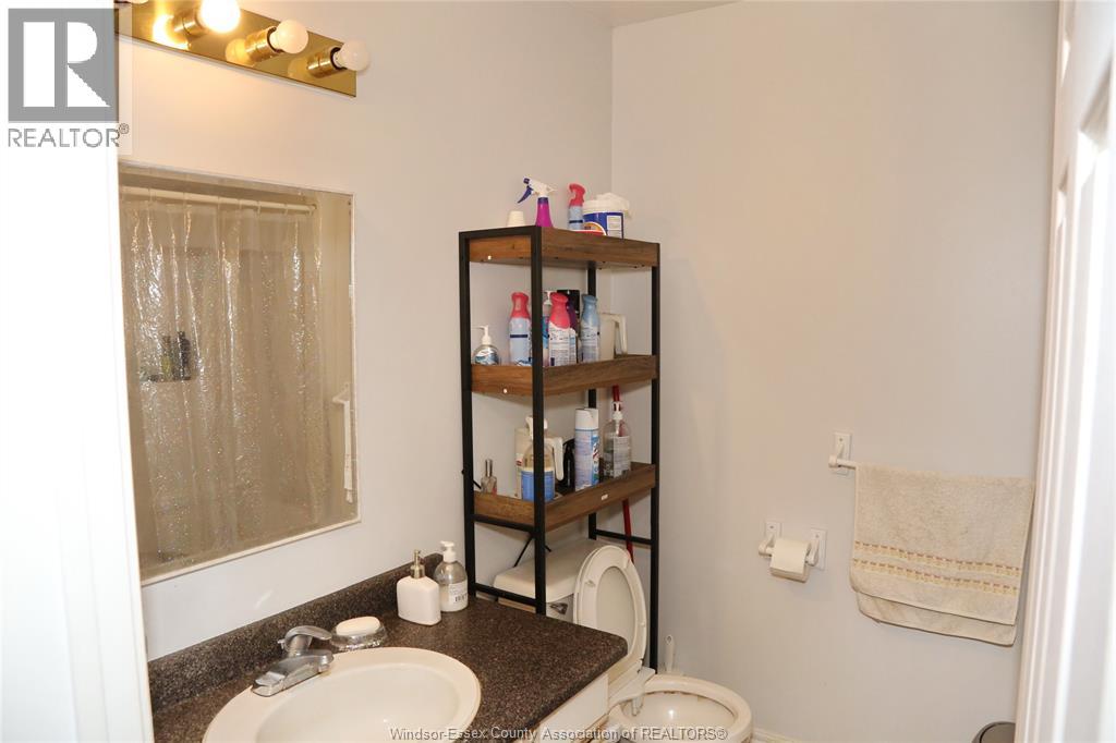 Photo 1 of 137 Rivervilla Court, Lasalle ON