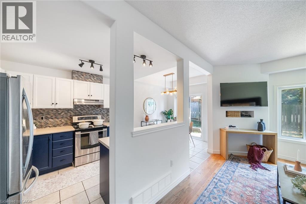 Photo 31 of 10 Liddycoat Lane Unit 4, Hamilton ON