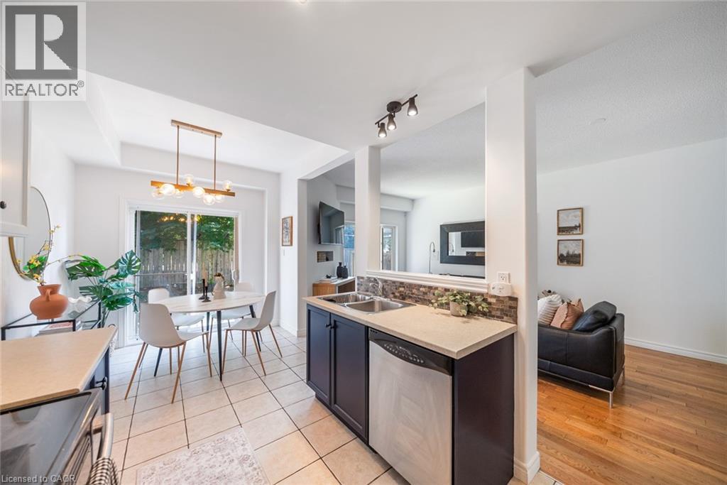Photo 8 of 10 Liddycoat Lane Unit 4, Hamilton ON