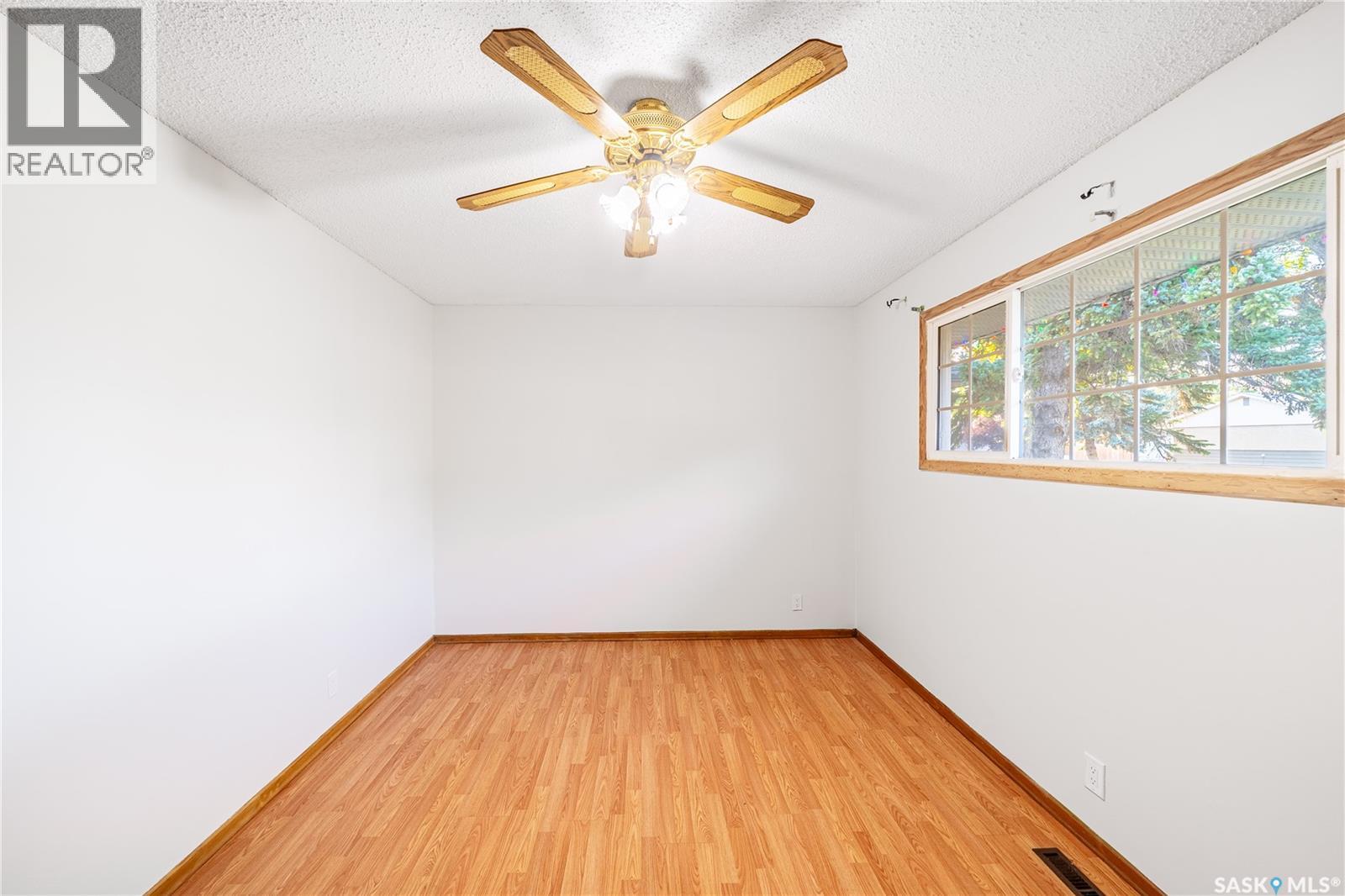 Photo 46 of 87 Merlin Crescent, Regina SK