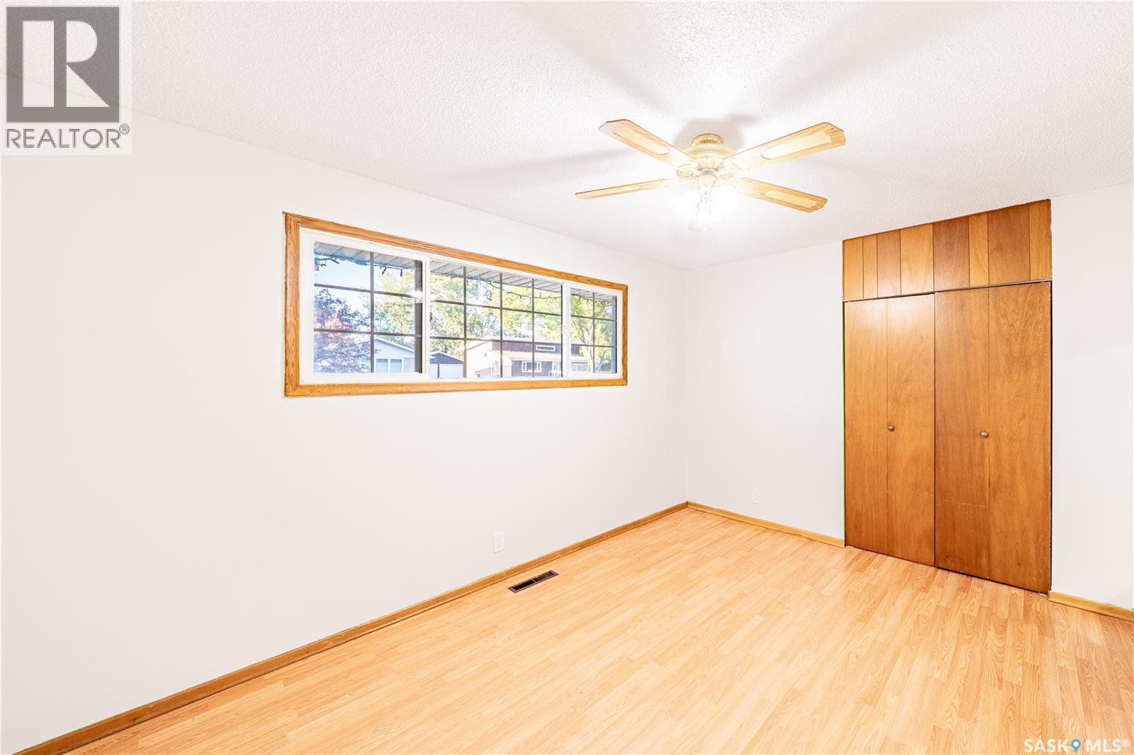 Photo 31 of 87 Merlin Crescent, Regina SK