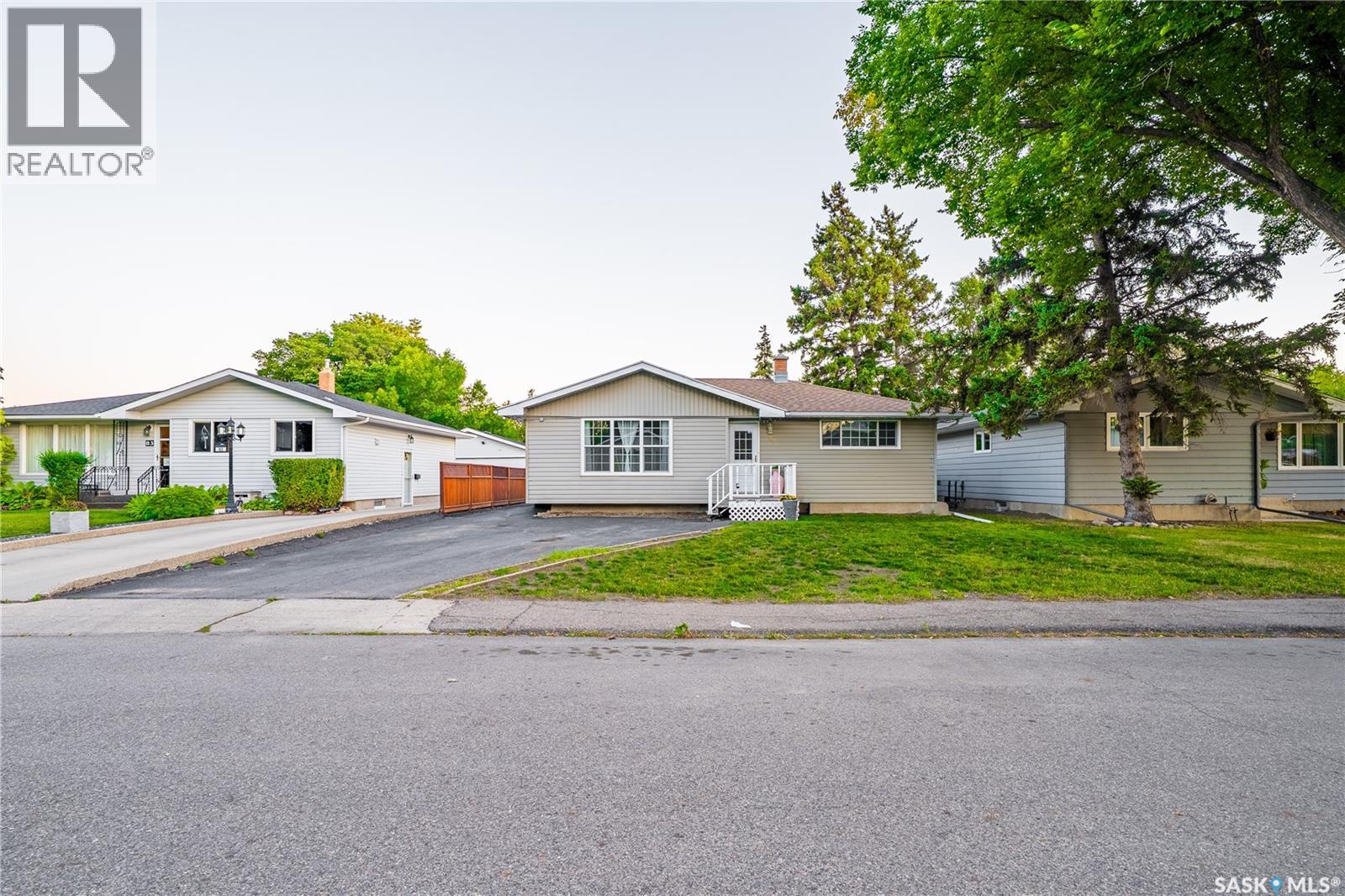 Photo 14 of 87 Merlin Crescent, Regina SK