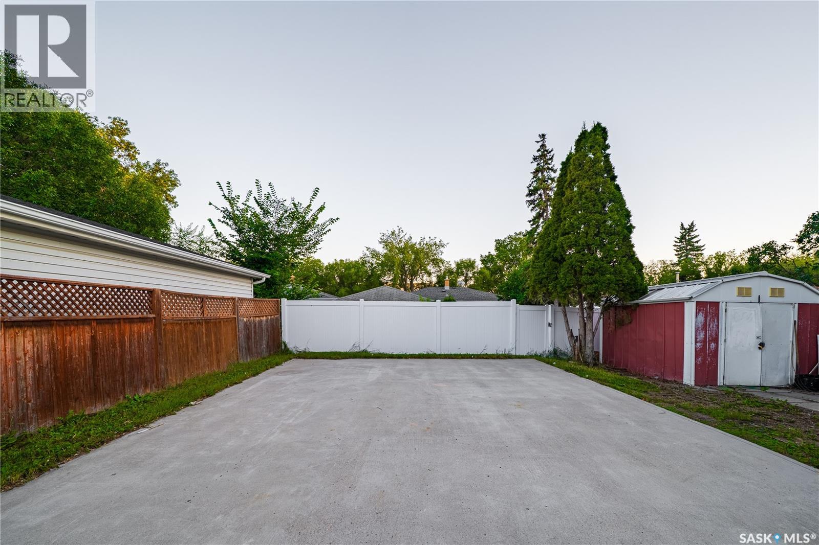 Photo 19 of 87 Merlin Crescent, Regina SK