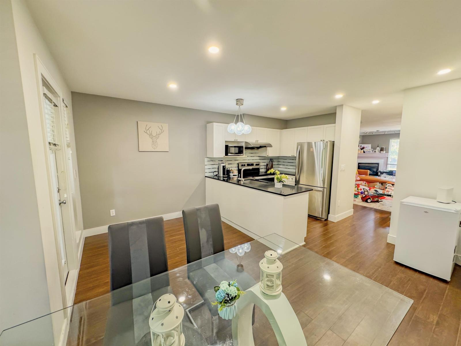 Photo 9 of 62 6533 121 Street, Surrey BC