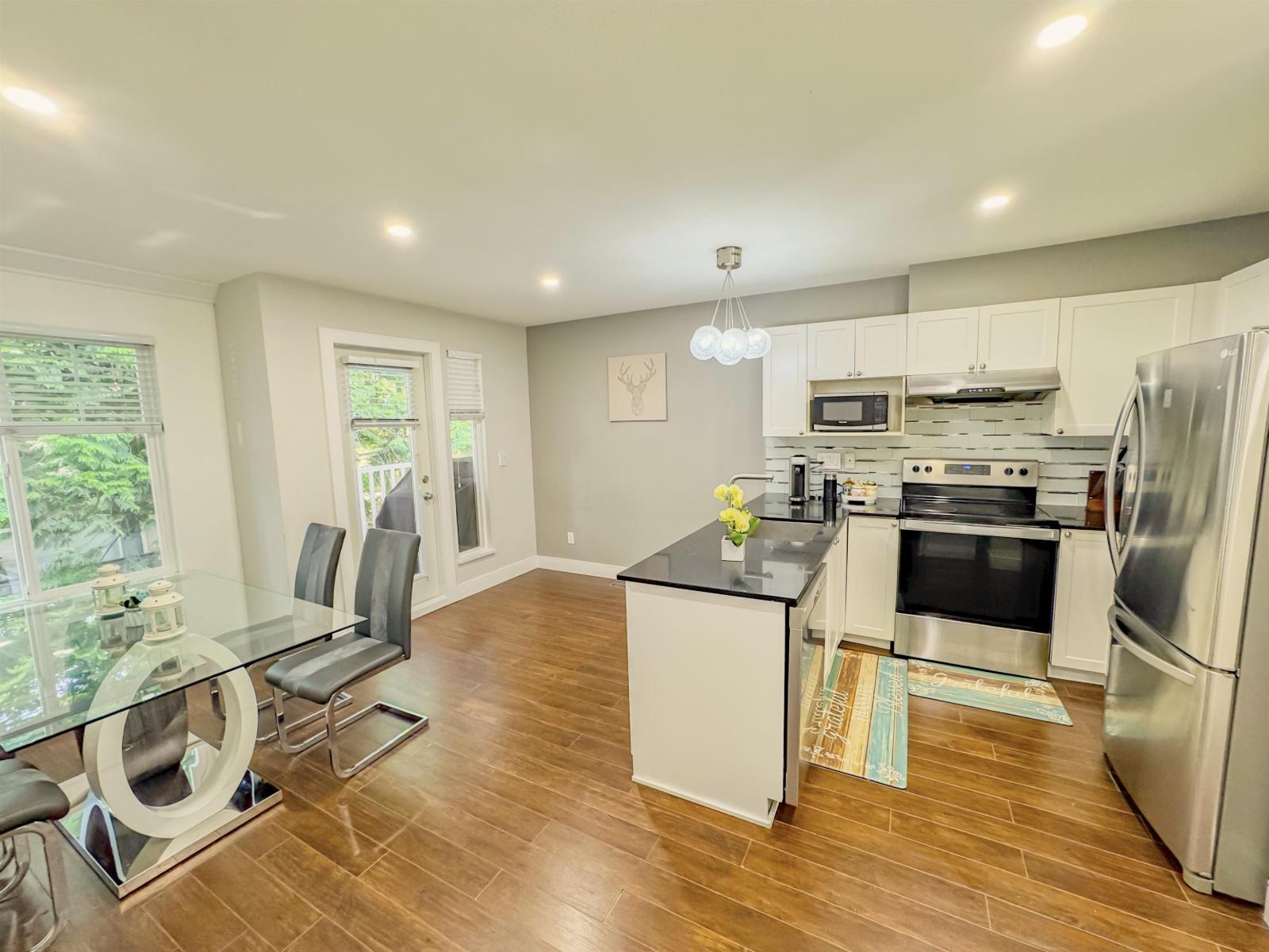 Photo 8 of 62 6533 121 Street, Surrey BC