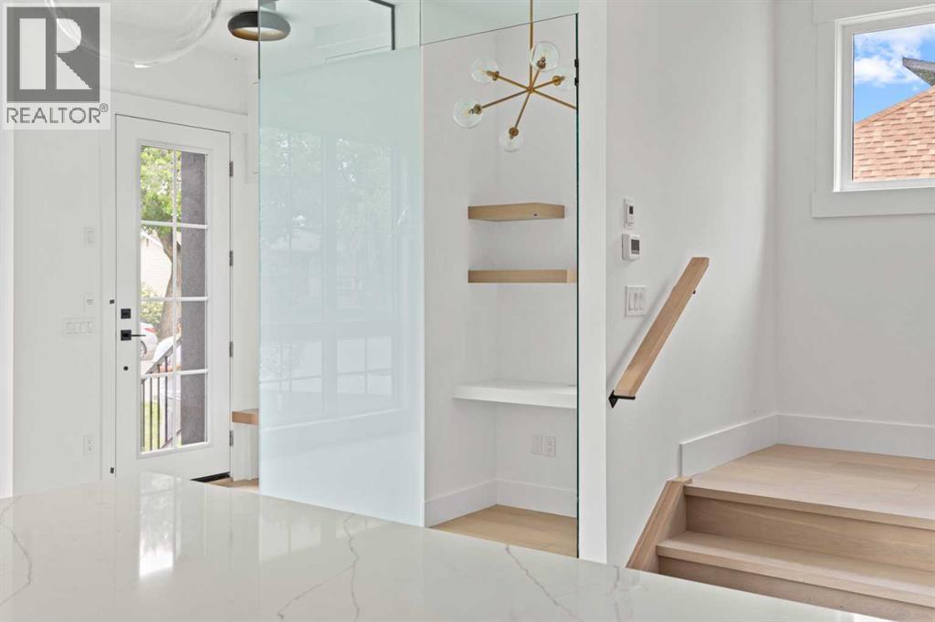 Photo 2 of 2232 1 Avenue Nw, Calgary AB