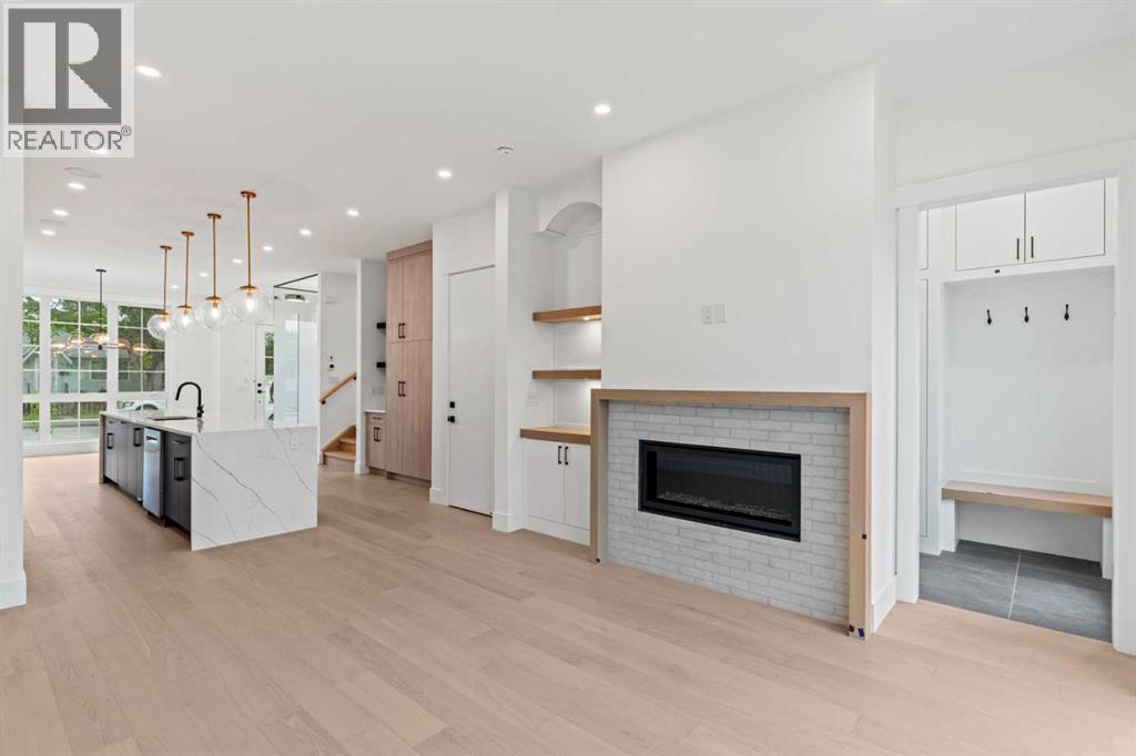 Photo 4 of 2232 1 Avenue Nw, Calgary AB