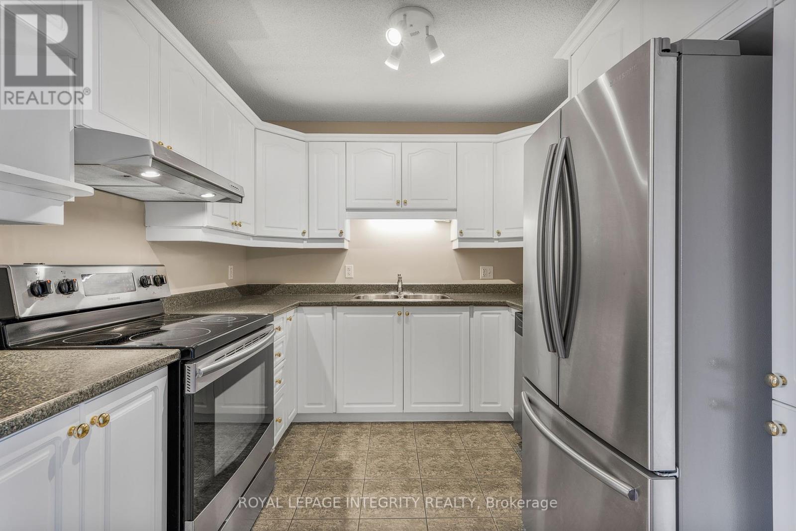 Photo 8 of 403 2923 Laurier Street, Clarencerockland ON