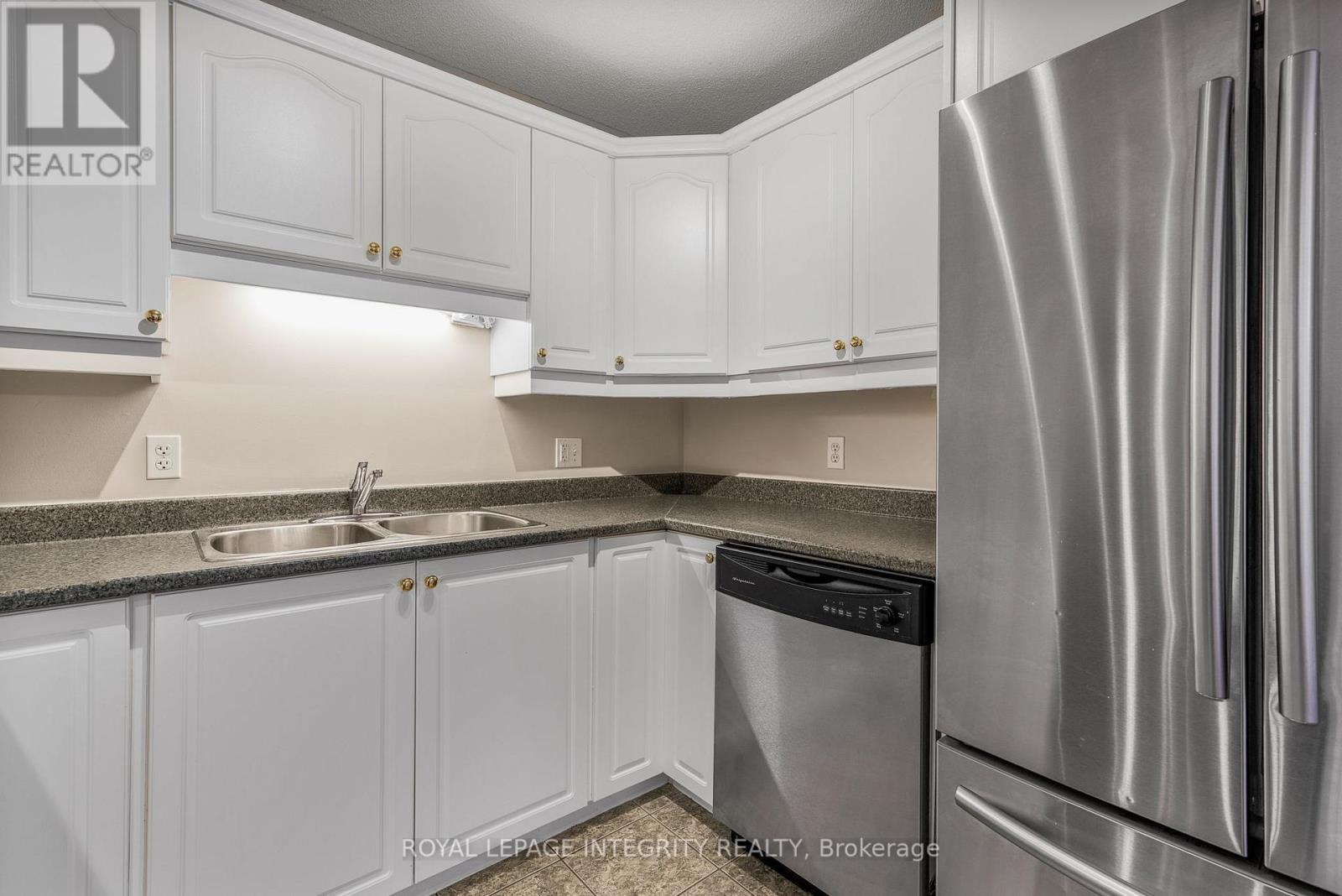 Photo 21 of 403 2923 Laurier Street, Clarencerockland ON