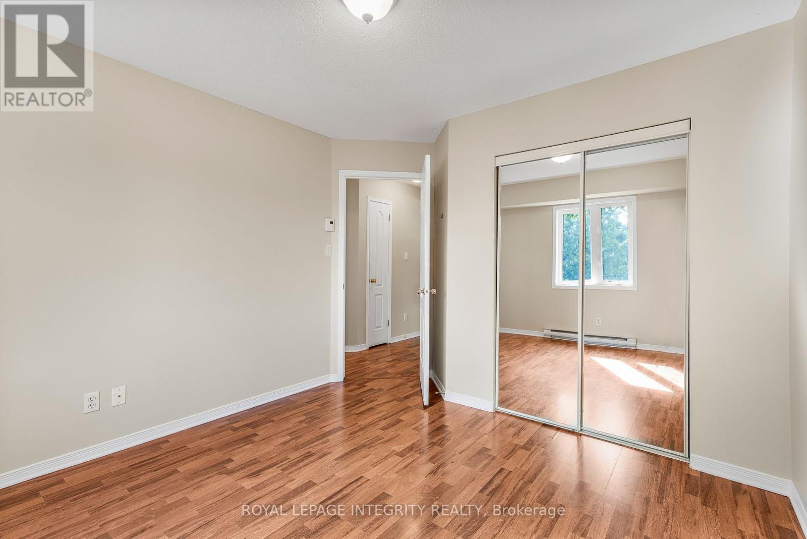 Photo 4 of 403 2923 Laurier Street, Clarencerockland ON