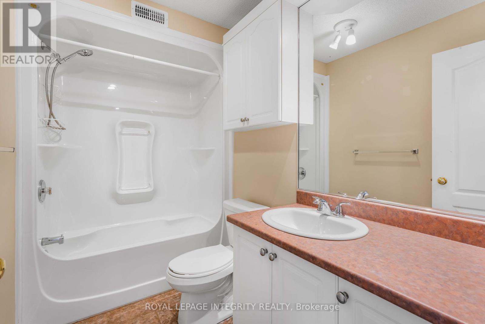Photo 18 of 403 2923 Laurier Street, Clarencerockland ON