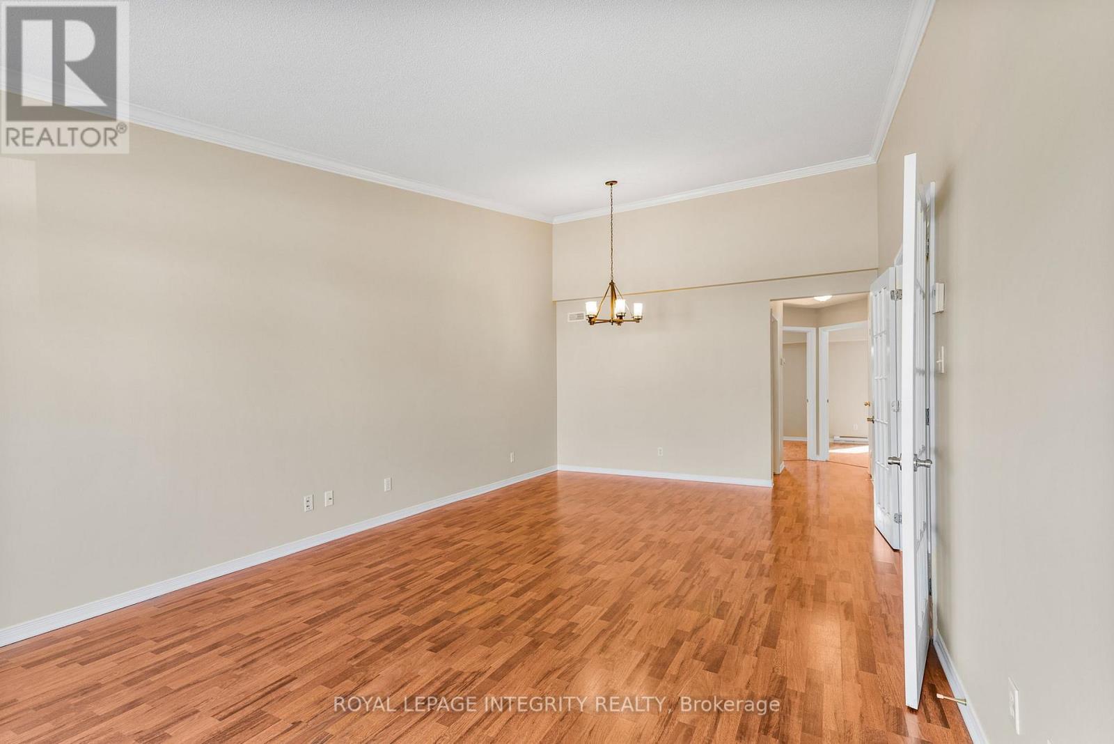 Photo 2 of 403 2923 Laurier Street, Clarencerockland ON