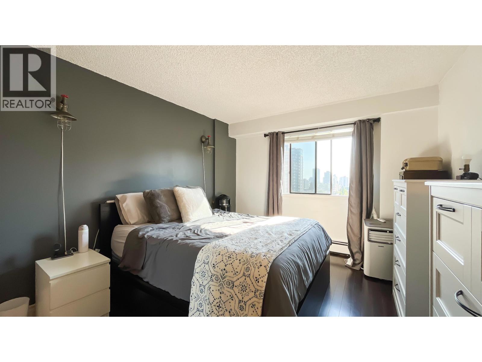 Photo 12 of 1004 47 Agnes Street, New Westminster BC