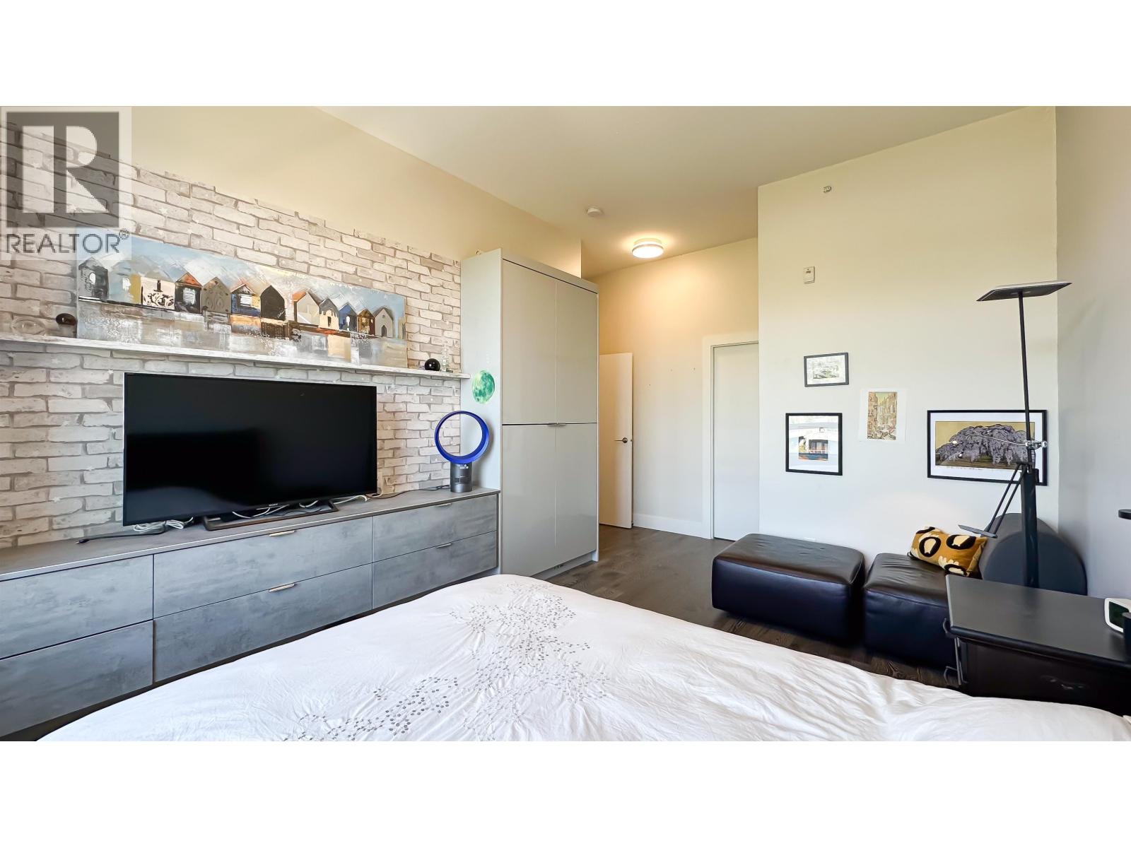 Photo 13 of 506 3602 Aldercrest Drive, North Vancouver BC