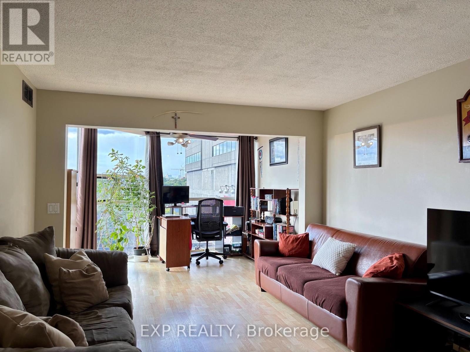 Photo 18 of 705 725 King Street W, Toronto ON
