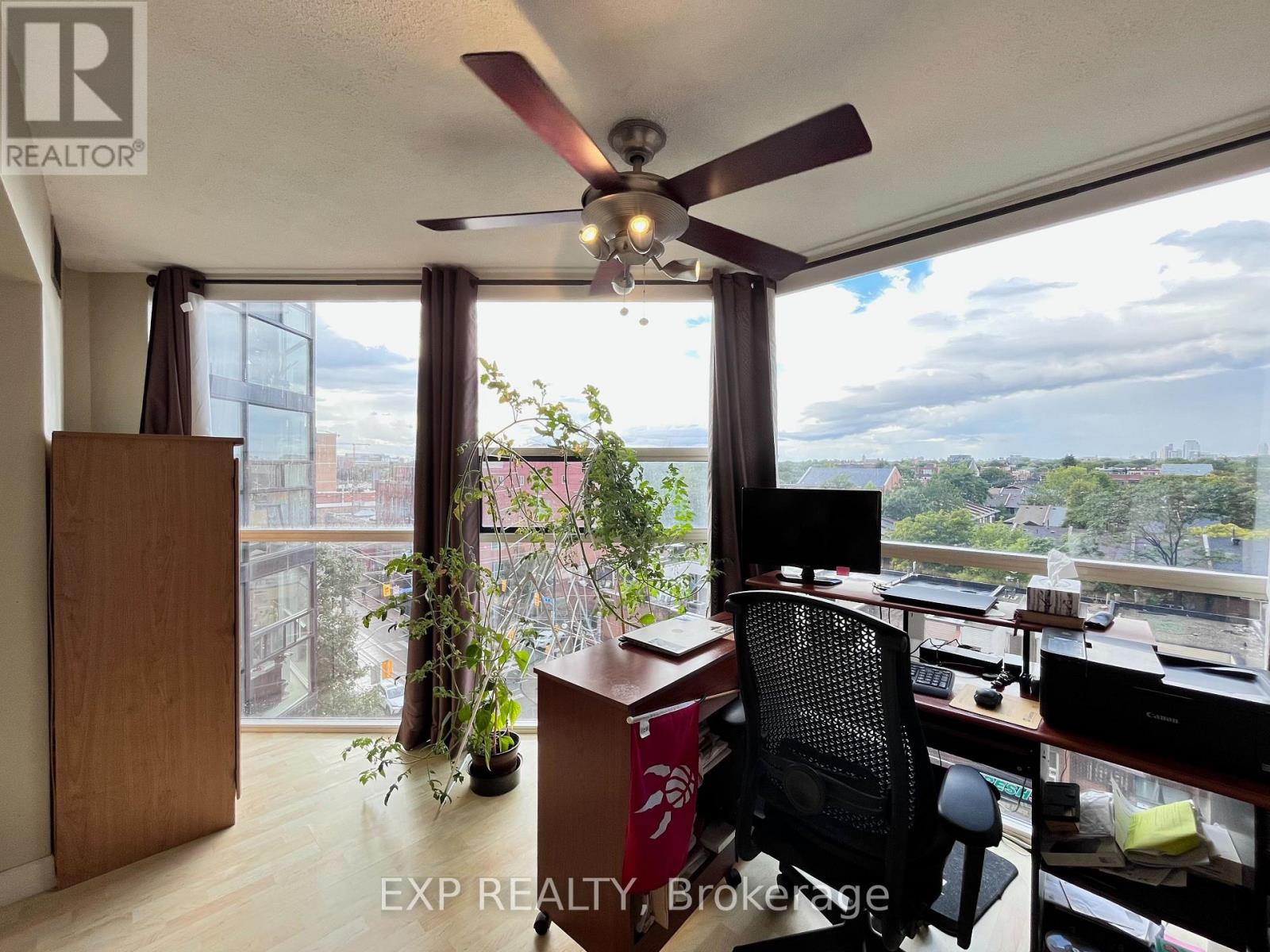Photo 16 of 705 725 King Street W, Toronto ON