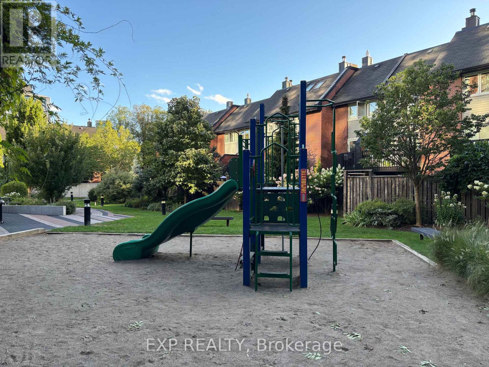 Photo 13 of 705 725 King Street W, Toronto ON